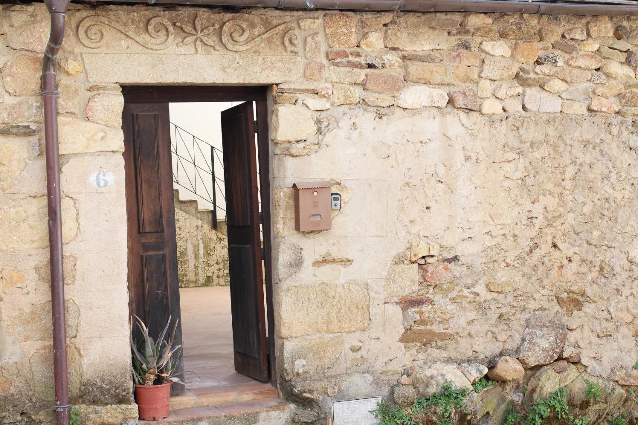 El Reposo De La Grulla Apartment Perales del Puerto Luaran gambar