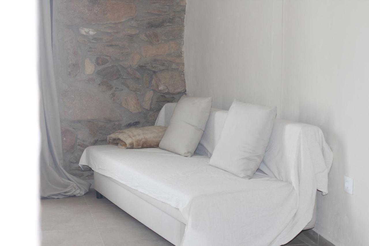El Reposo De La Grulla Apartment Perales del Puerto Luaran gambar